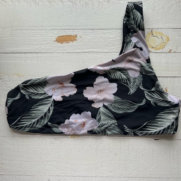 Beach Riot bikini - Picture 3 of 3